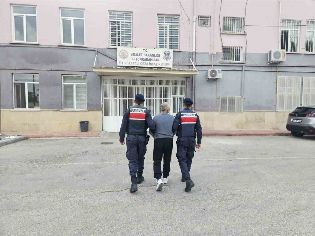 Afyonkarahisar İhsaniye'de aranan şahıs 19 yıl 4 ay 37 gün hapis cezasıyla tutuklandı