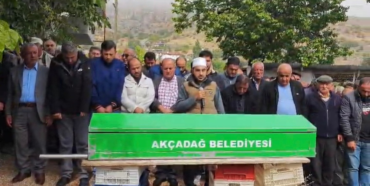 Anne ve oğlu peş peşe kalp krizi geçirdi, Akçadağ'da toprağa verildi
