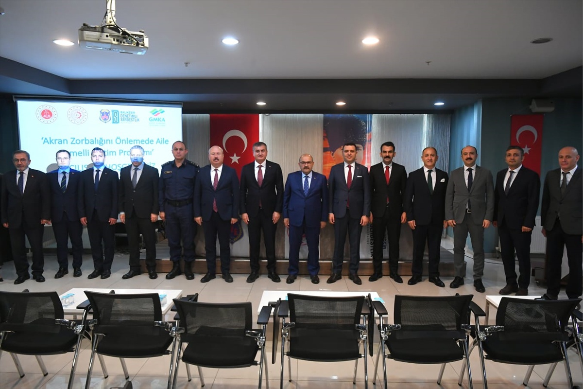 Balıkesir'de Denetimli Serbestlik akran zorbalığına aile temelli eğitim başlattı