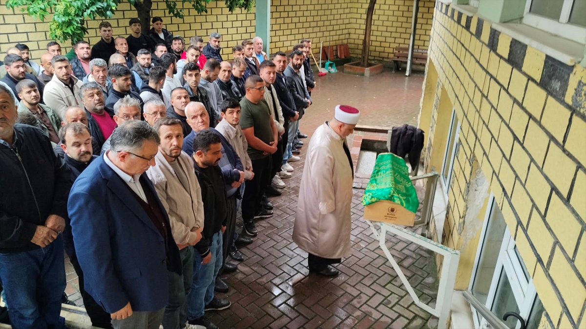 Bursa İnegöl'de otomobilin çarptığı 2 yaşındaki çocuk Akıncılar'da defnedildi