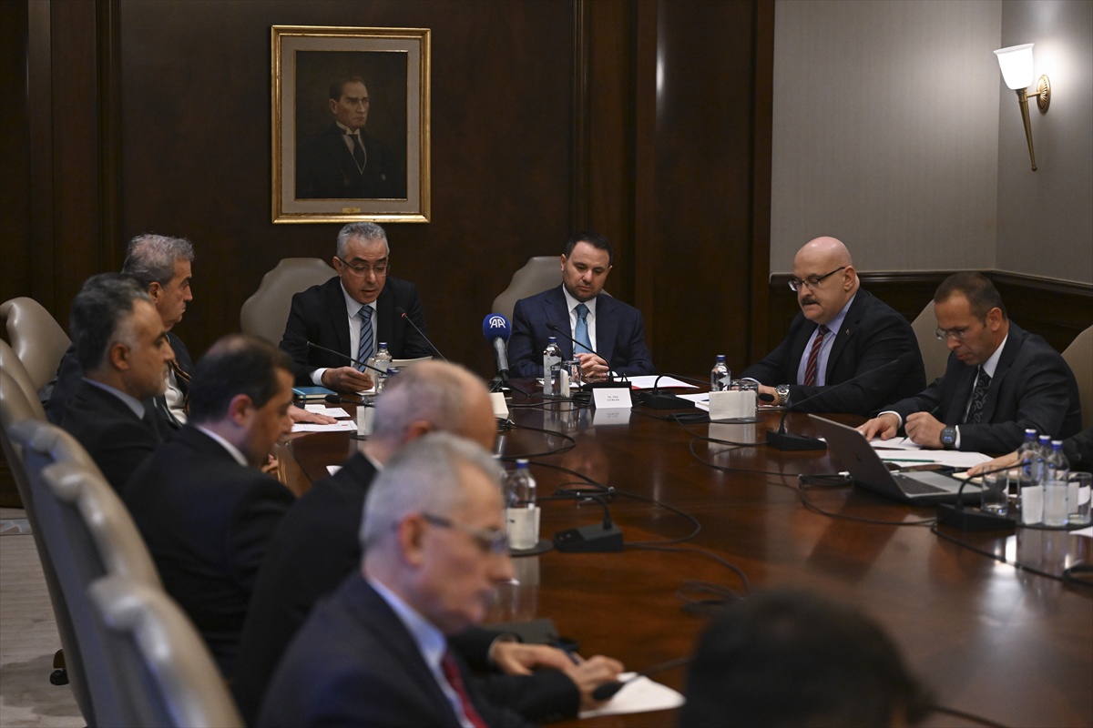 Çankaya Köşkü'nde 'Türkiye'nin Yeni Anayasa Gündemi' başlıklı toplantı düzenlendi
