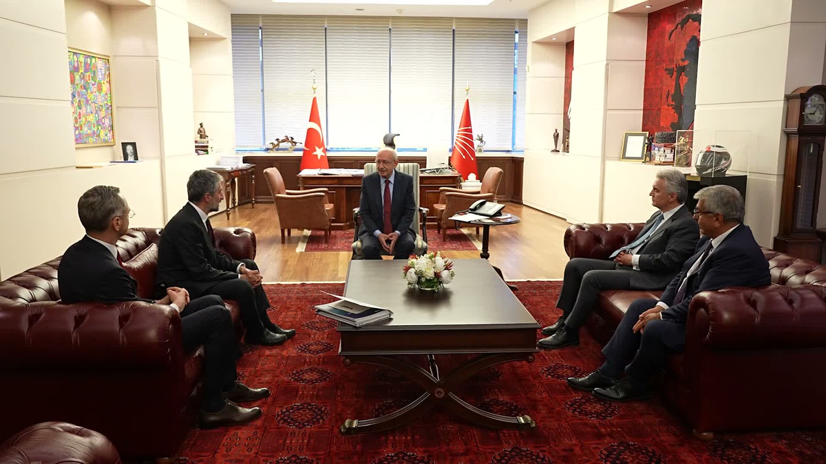 CHP Genel Başkanı Kılıçdaroğlu, TÜSİAD Yönetim Kurulu Başkanı Ozan Diren ile görüştü
