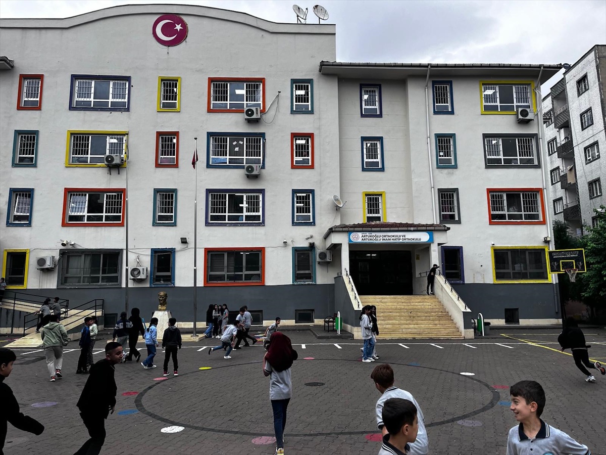 Cizre'de AFAD, Dünya Afet Risklerinin Azaltılması Günü'nde öğrencilere eğitim verdi