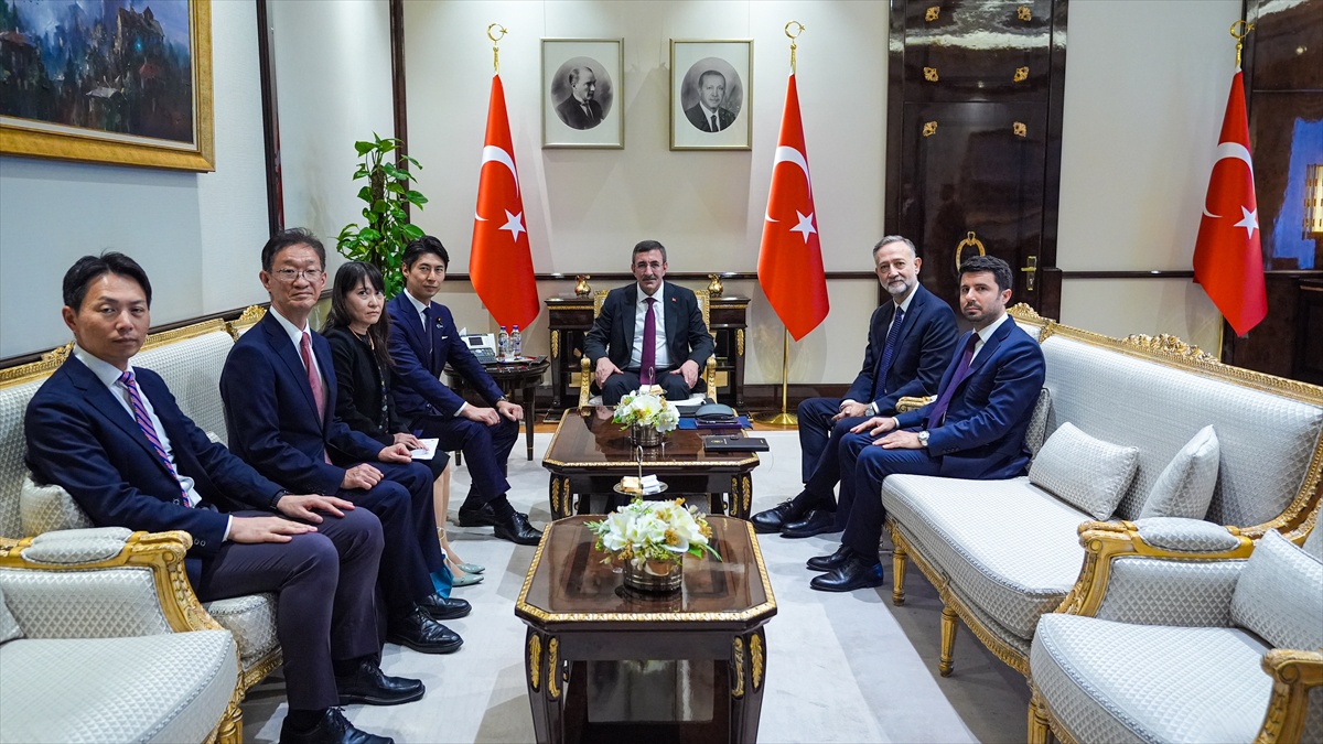 Cumhurbaşkanı Yardımcısı Yılmaz, Takaichi'nin mektubunu Nakasone'den aldı