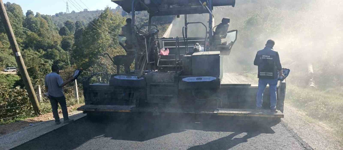 Düzce İl Özel İdaresi, Fakıllı Mağarası yolunda asfalt çalışmasını tamamladı