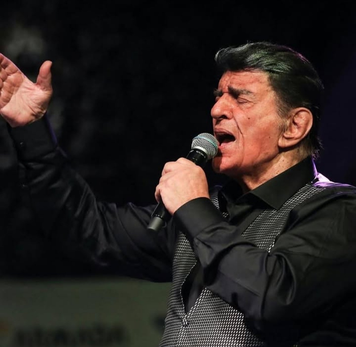 Fabrika Kızı şarkısıyla bilinen Alpay Nazikioğlu 91 yaşında vefat etti