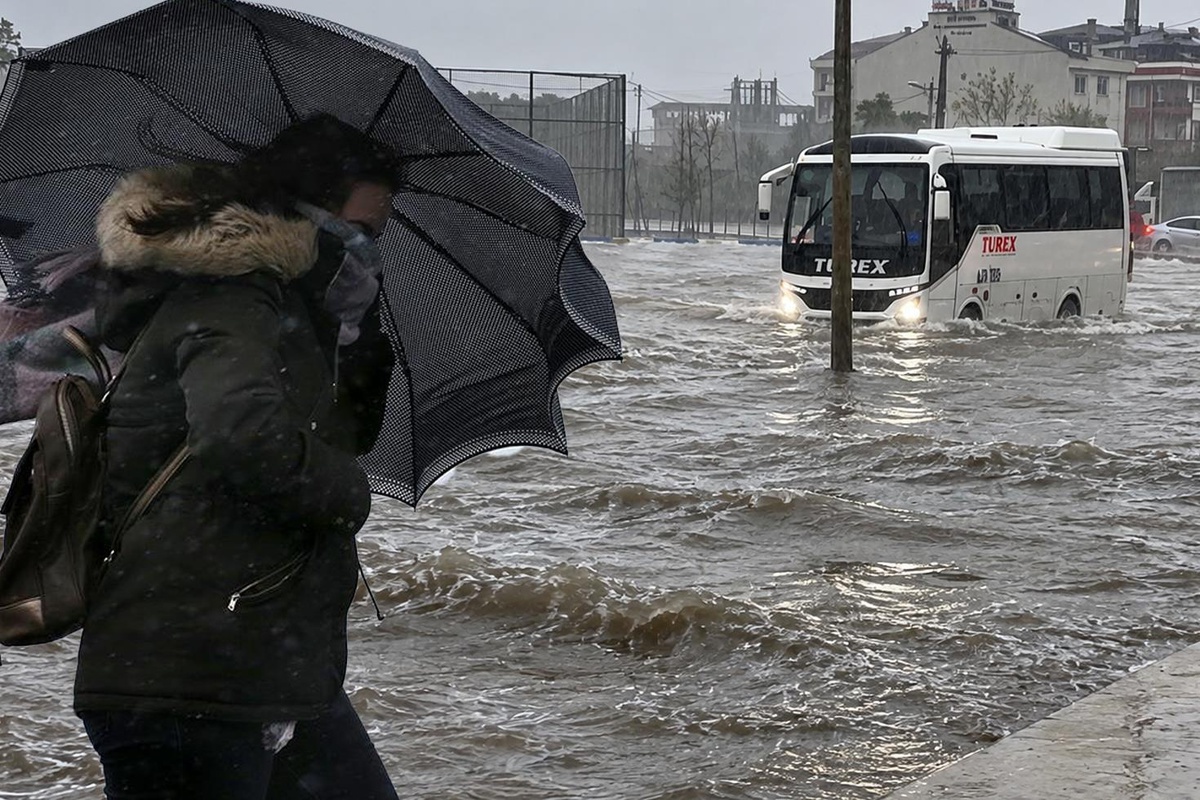 İstanbul'a üç kurumdan peş peşe uyarı! Sakın bu saatlerde dışarda kalmayın