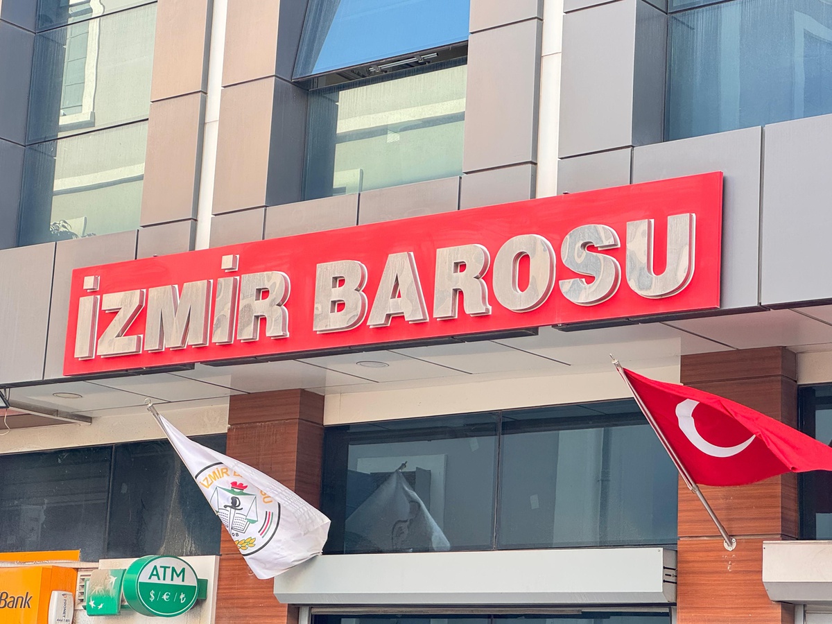 İzmir Barosu, Ağdemir'in 70 avukatın hakim ve savcı olduğu sözüne suç duyurusu yaptı