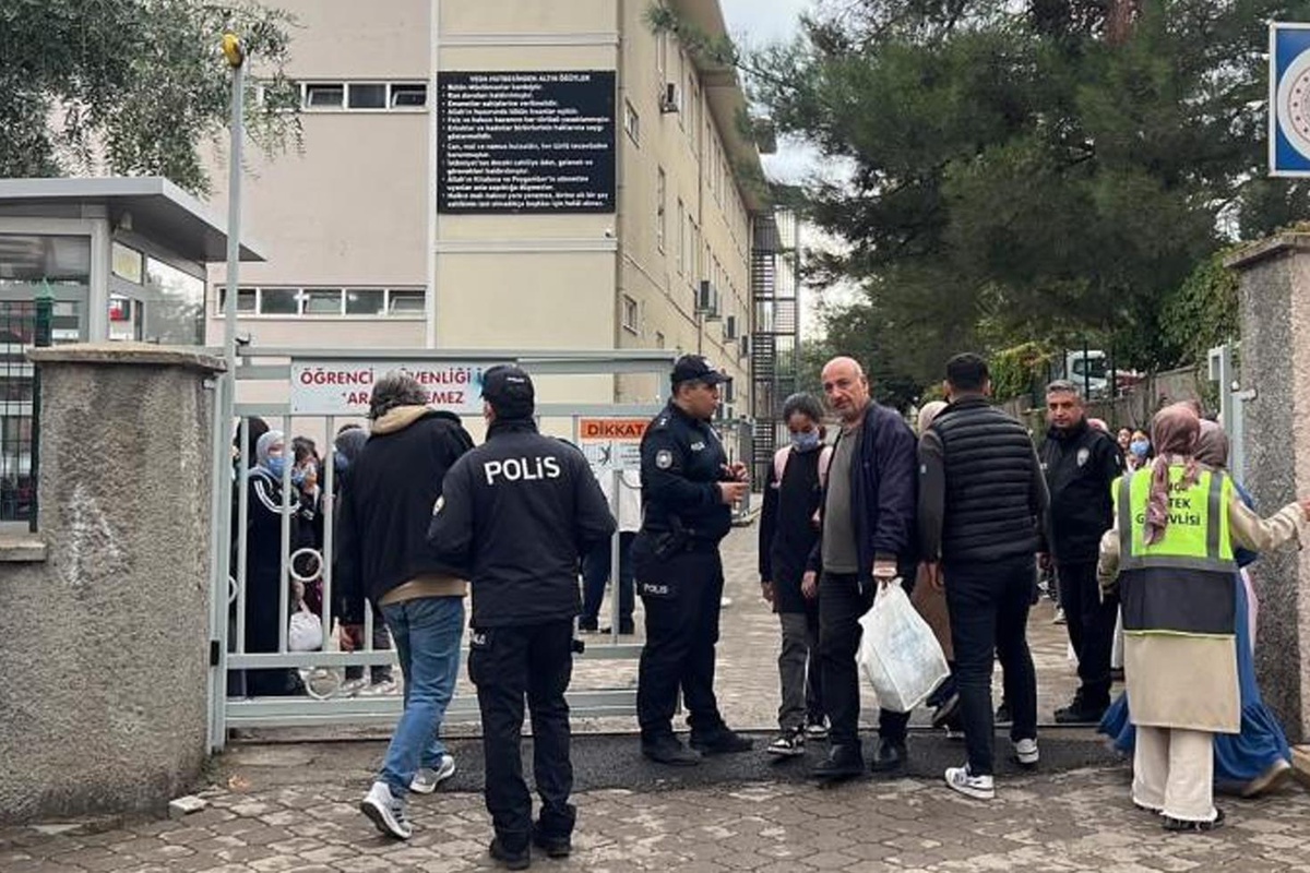 Ders saatinde büyük panik! İki okul birden boşaltıldı