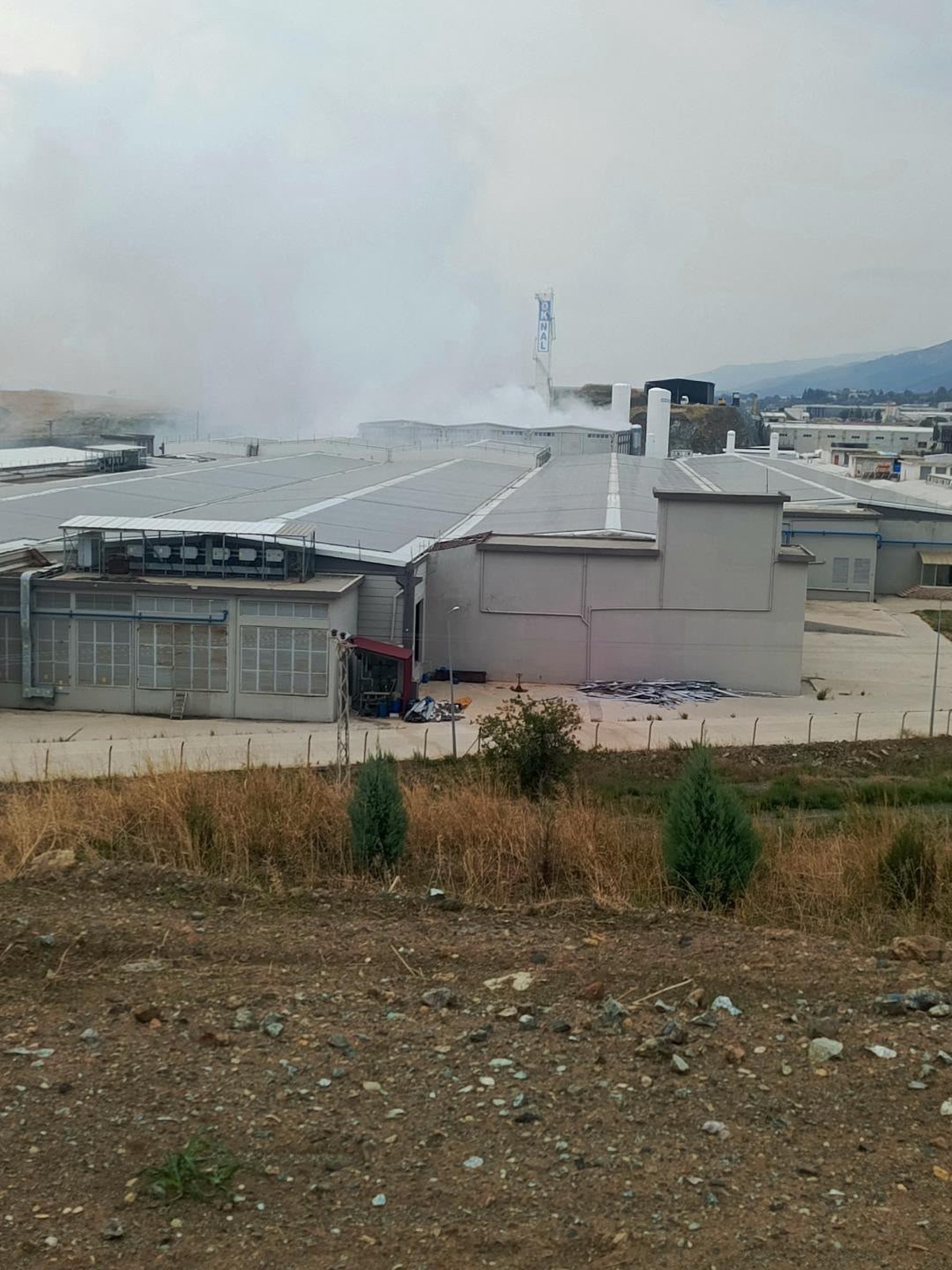Kahramanmaraş'ta oksijen tankı patladı, tesisi ve çevreyi beyaz duman sardı