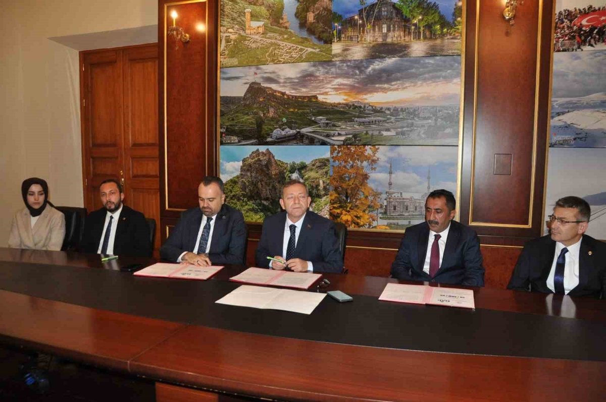 Kars'ta Mazlum Ağa Hamamı için protokol imzalandı, aslına uygun restore edilecek