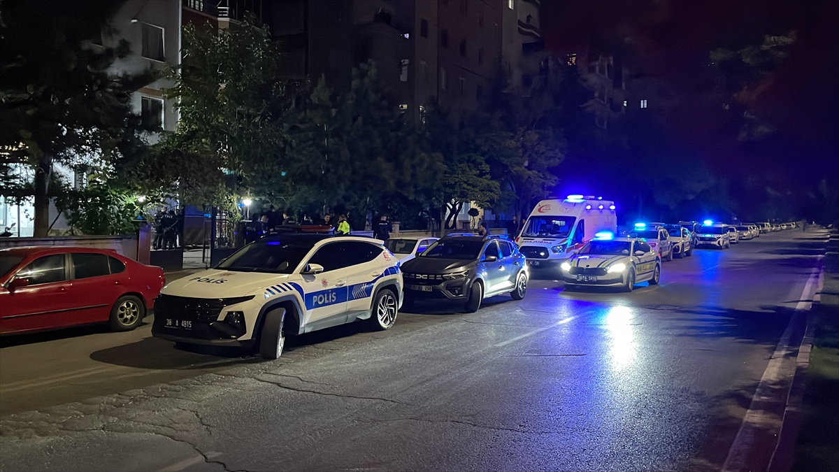 Kayseri Melikgazi'de baba, tartıştığı oğlu tarafından bıçaklanarak hayatını kaybetti.