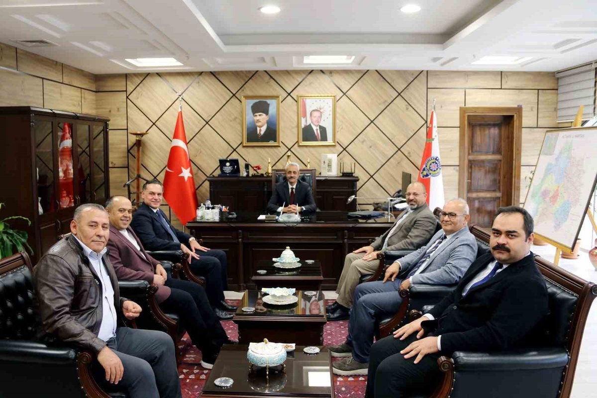 Kütahya OSB heyeti, İl Emniyet Müdürü Tandoğan’a hayırlı olsun ziyaretinde bulundu