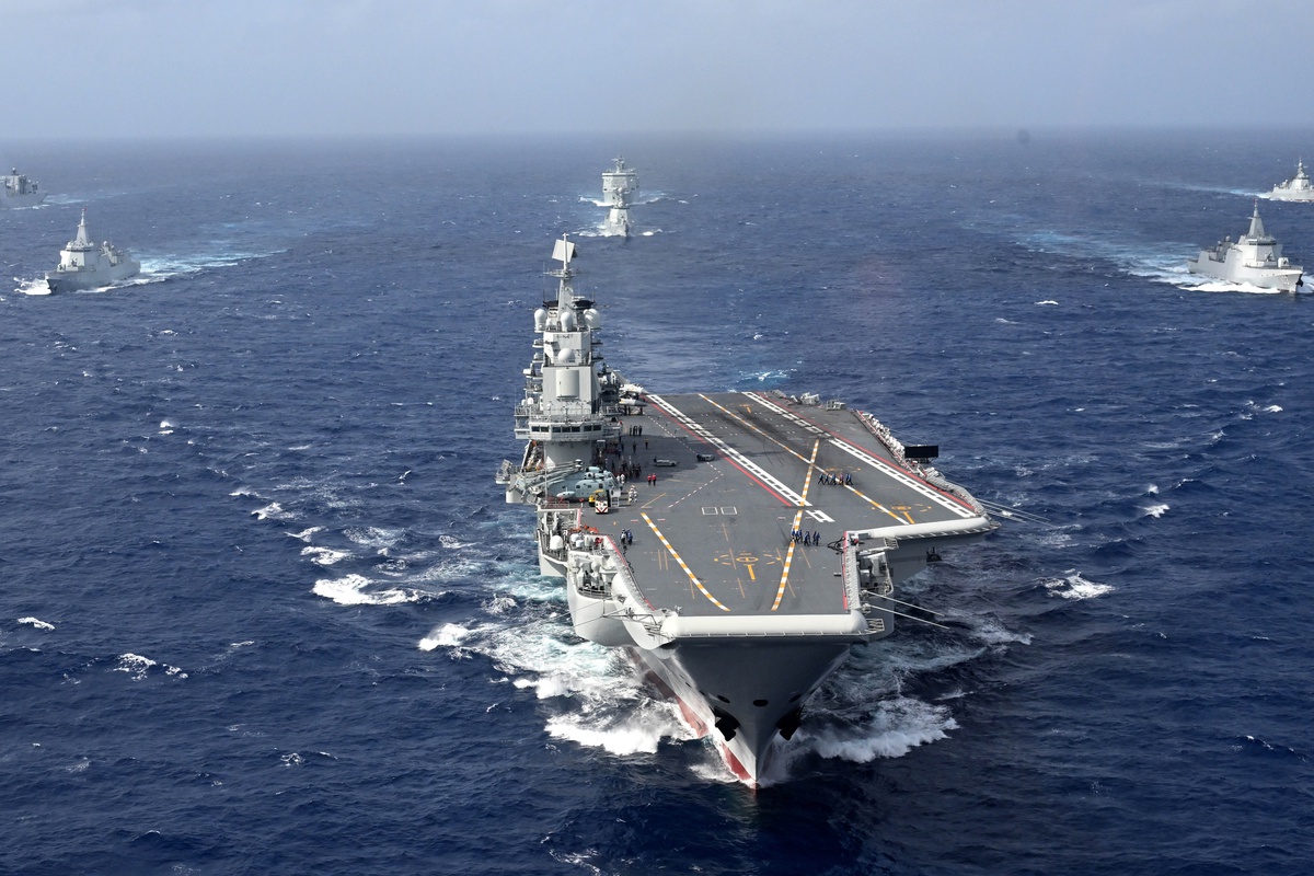 Liaoning uçak gemisi liderliğindeki Çin görev grubu Batı Pasifik'te tatbikata çıktı