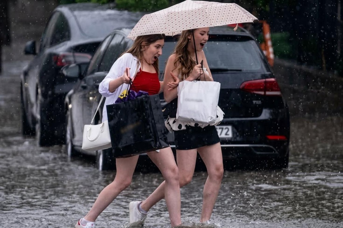 Meteoroloji’den 3 ile turuncu, İstanbul dahil 15 ile sarı kodlu uyarı! Fırtına ve sağanak geliyor