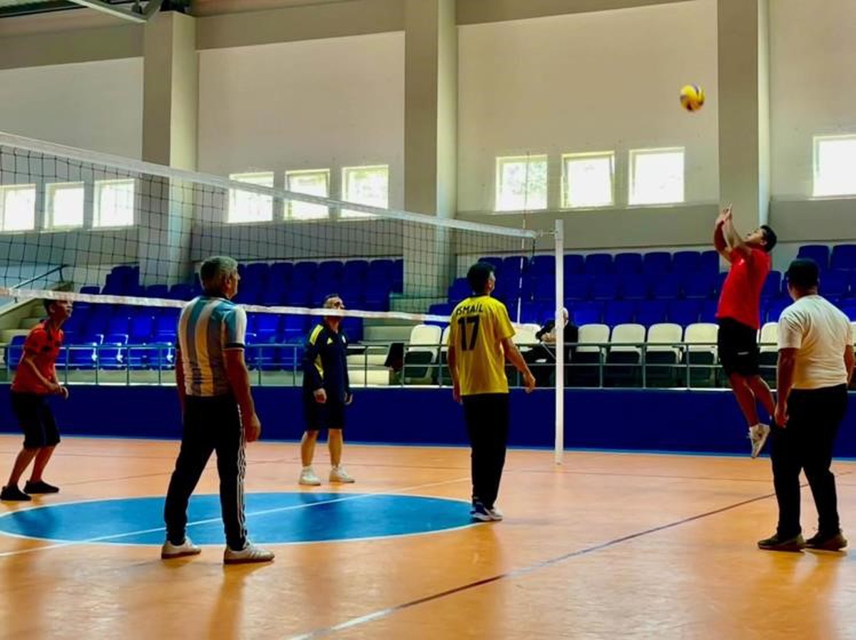 Pazaryeri'nde kurum personeli Amatör Spor Haftası'nda voleybolda buluştu