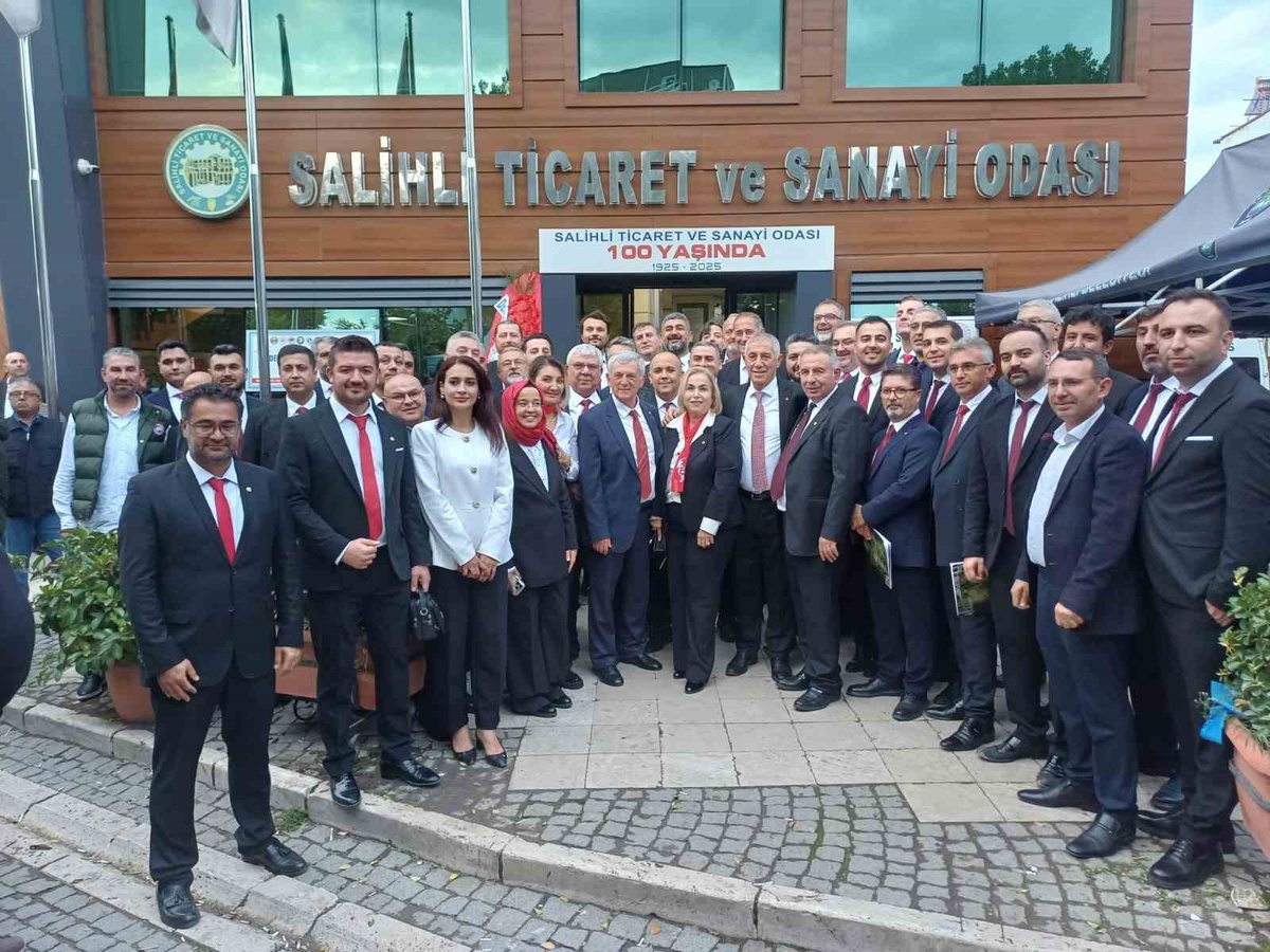 Salihli TSO'da beyaz liste 17 meslek komitesinin 13'ünü kazandı