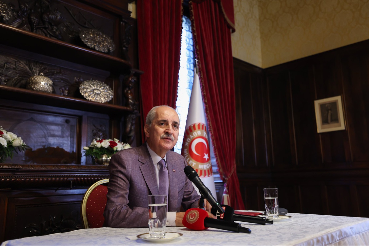 TBMM Başkanı Kurtulmuş, İtalya'nın başkenti Roma'da Türk toplumuyla buluştu