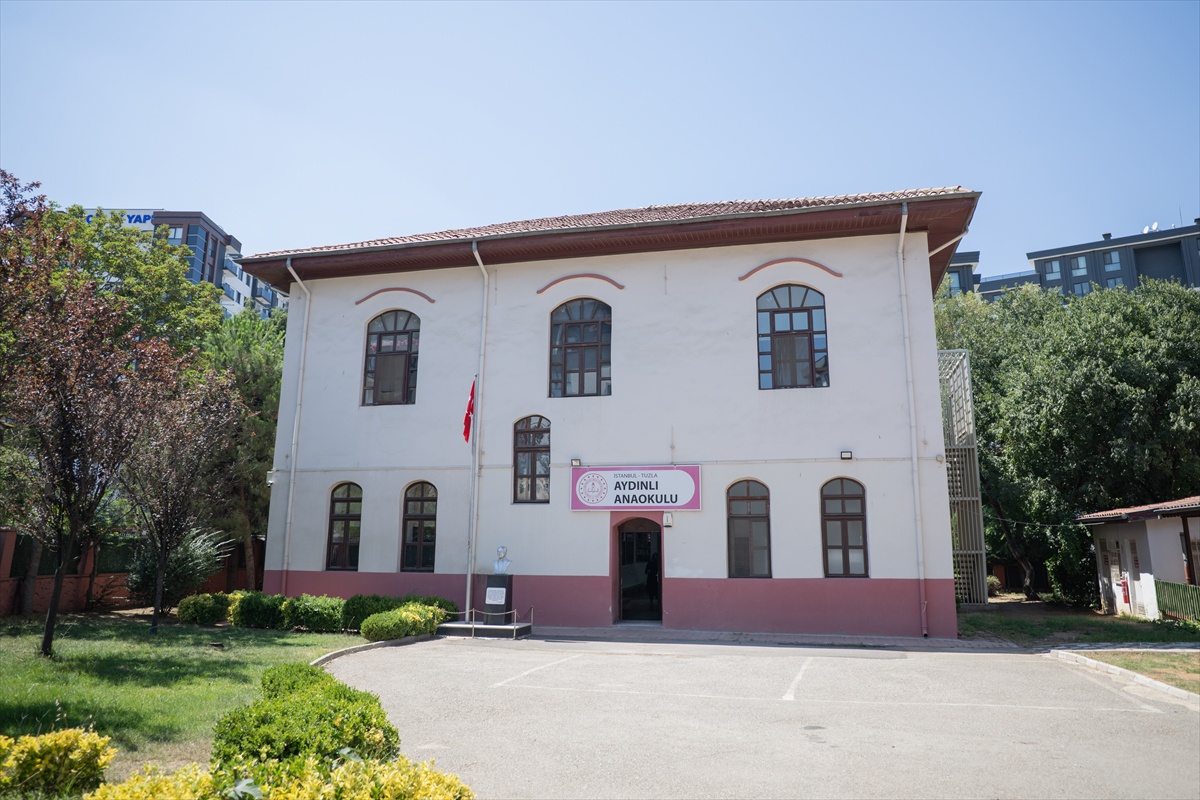 Tuzla'daki Aydınlı Anaokulu, 1917'de tamamlanan tarihi binada eğitim veriyor