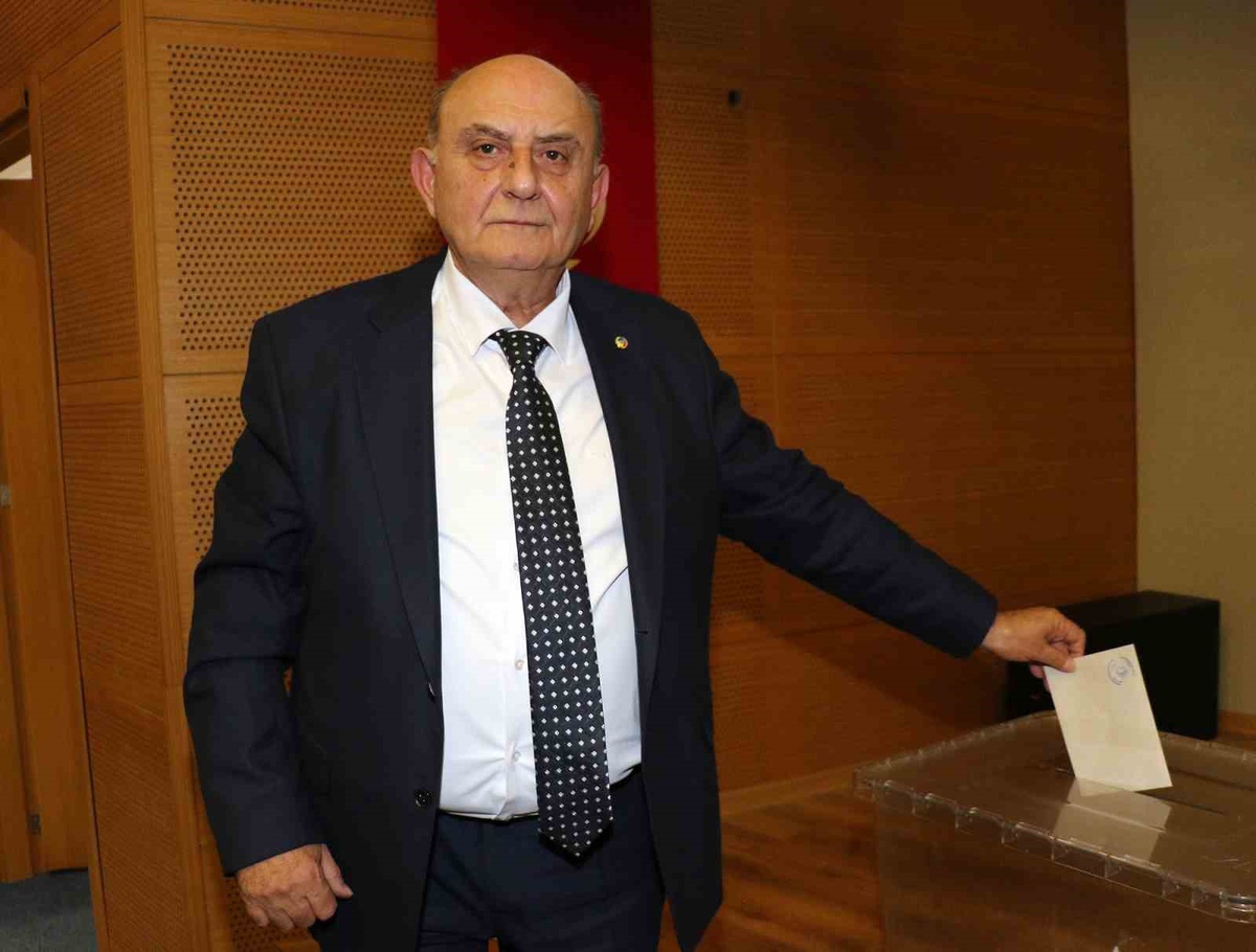 Ümit Türek, Manisa TSO Meclis Başkanlığına tüm oyları alarak yeniden seçildi