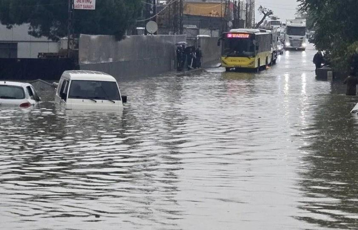 Yarın üniversiteler tatil mi, 15 Ekim Perşembe yarın üniversiteler açık mı, kapalı mı?