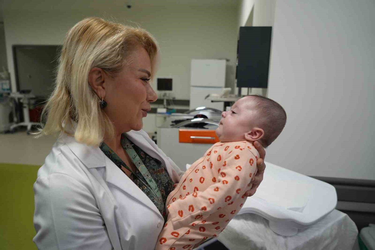720 gram doğan Bahar bebek, 104 günlük tedavinin ardından 5 kilo 775 grama ulaştı