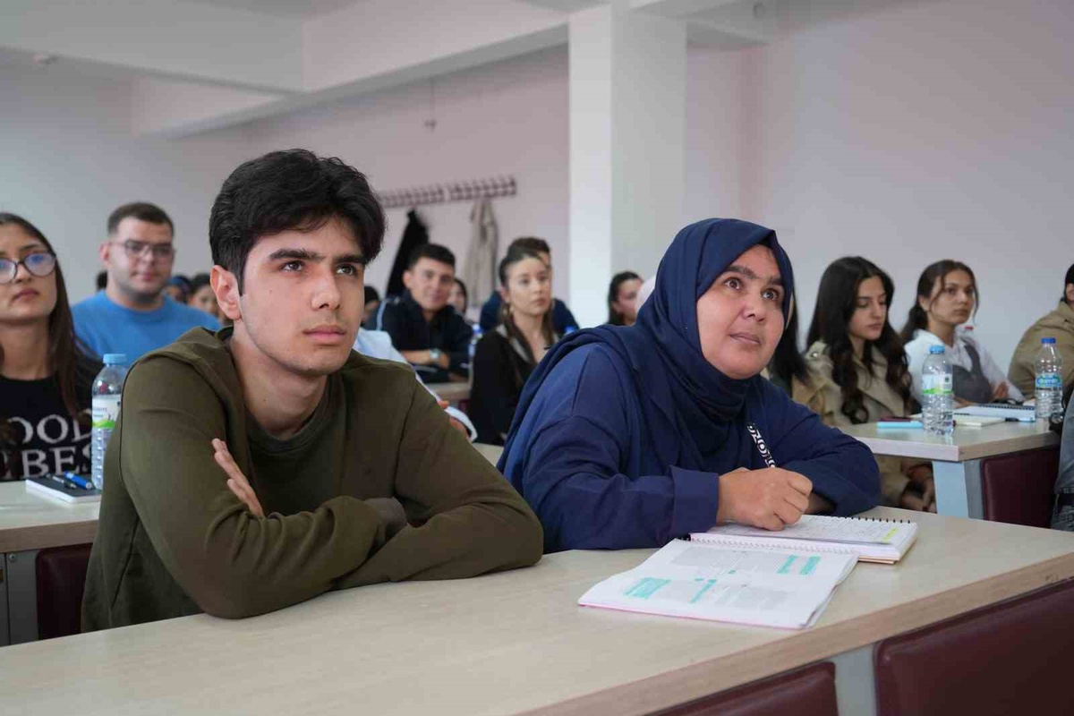 Adana'dan gelen kadın, 4. sınavda oğluyla aynı bölümü kazanıp Niğde'ye yerleşti