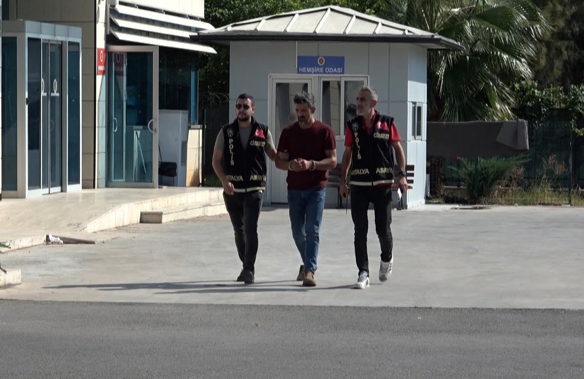 Antalya'da eski eşini eşarpla öldüren Hızır Çelik'e ağırlaştırılmış müebbet verildi