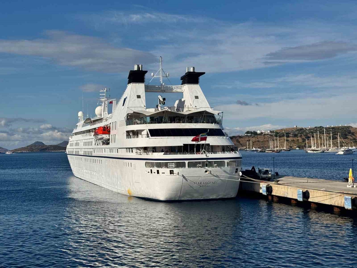 Bahama bayraklı Star Legend, 277 yolcu ve 202 personelle Bodrum'a yanaştı