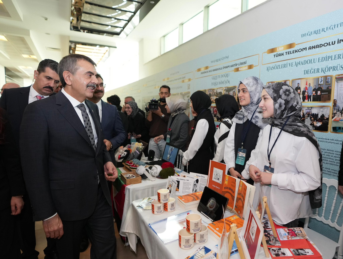 Bakan Tekin: 'Devletimiz bugün vatandaşına hangi okulda okuyacağını dayatmıyor'