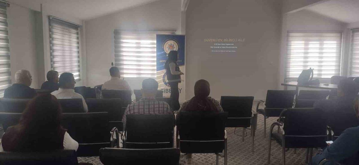 Denizli Baklan'da öğrenci, veli ve kamu personeline güvenlik semineri verildi