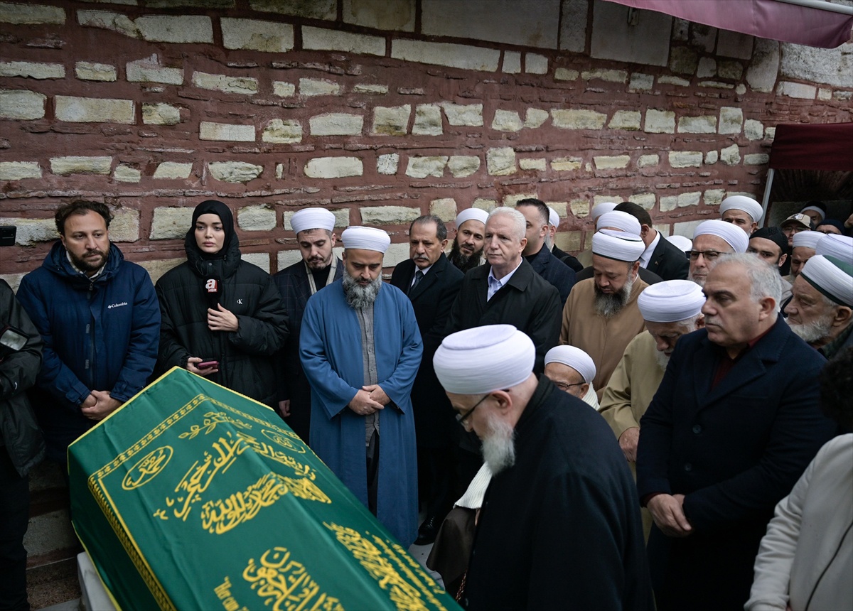 Fatih'te su birikintisinde akıma kapılan 14 yaşındaki çocuk için cenaze namazı kılındı