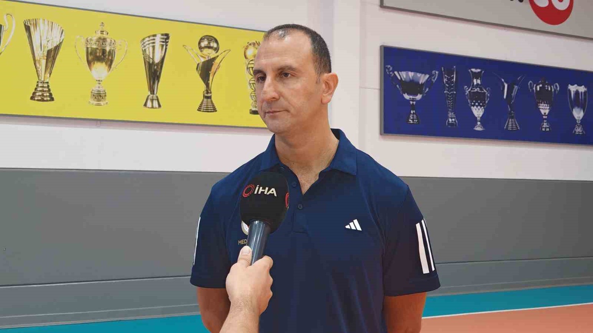 Fenerbahçe Medicana Başantrenörü Atik, Avrupa ve Efeler Ligi'nde kupa istiyor