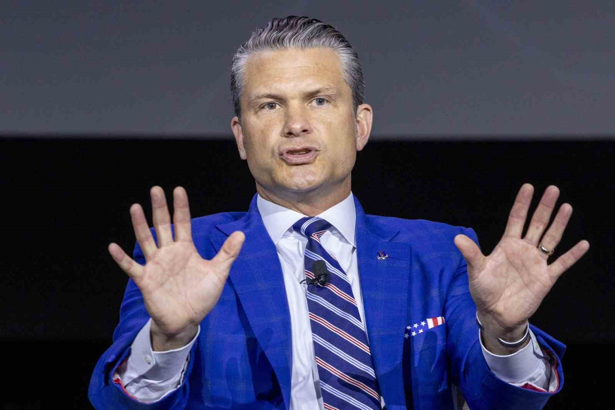 Hegseth'in konuşması en az 6 protestocu tarafından kesildi, 'Nazisin' diye bağırıldı