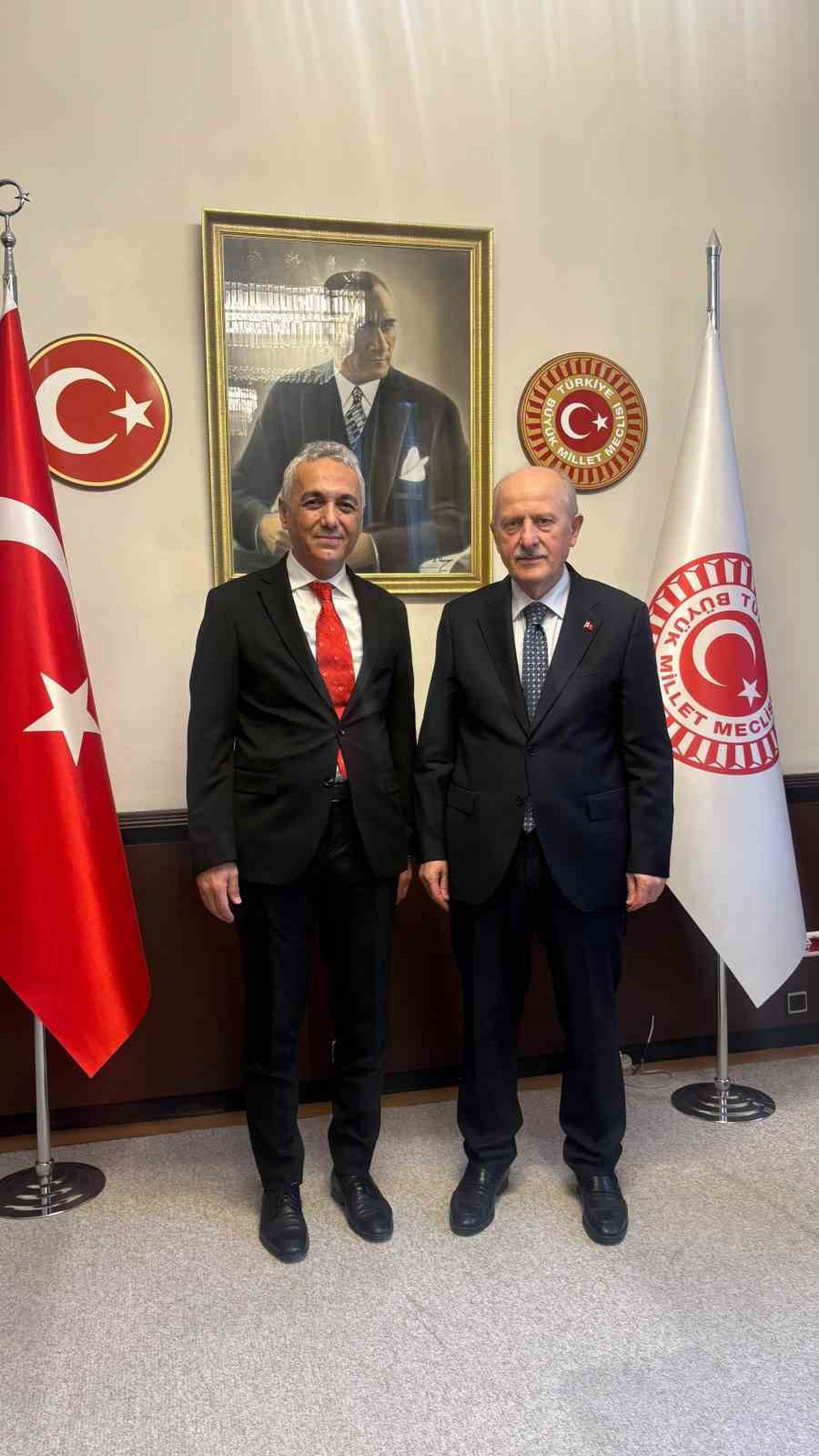 HEKİMSEN TBMM'de hekimlerin haklarını ve Hekimlik Meslek Kanunu'nu görüştü