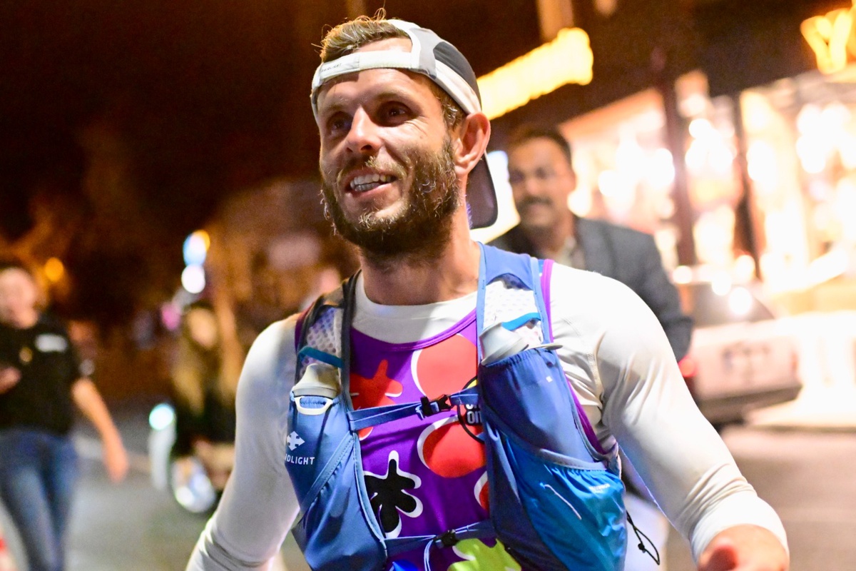 İngiliz sporcu Nick Coats 1700 kilometrelik koşuyu 37 günde tamamlayıp Ürgüp'e ulaştı.