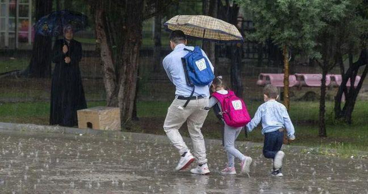 İstanbul'da yarın okullar tatil mi? Cuma günü İstanbul'da okullar tatil mi?