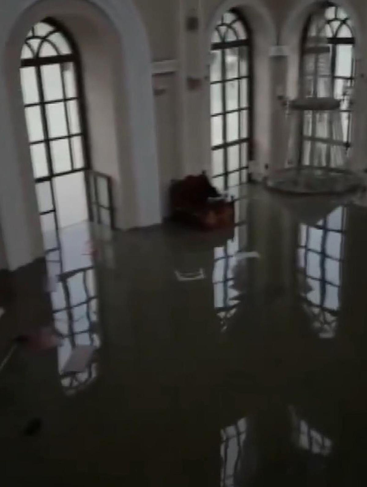 Kağıthane’de dere taştı; tarihi Sadabad Camii'ni su bastı