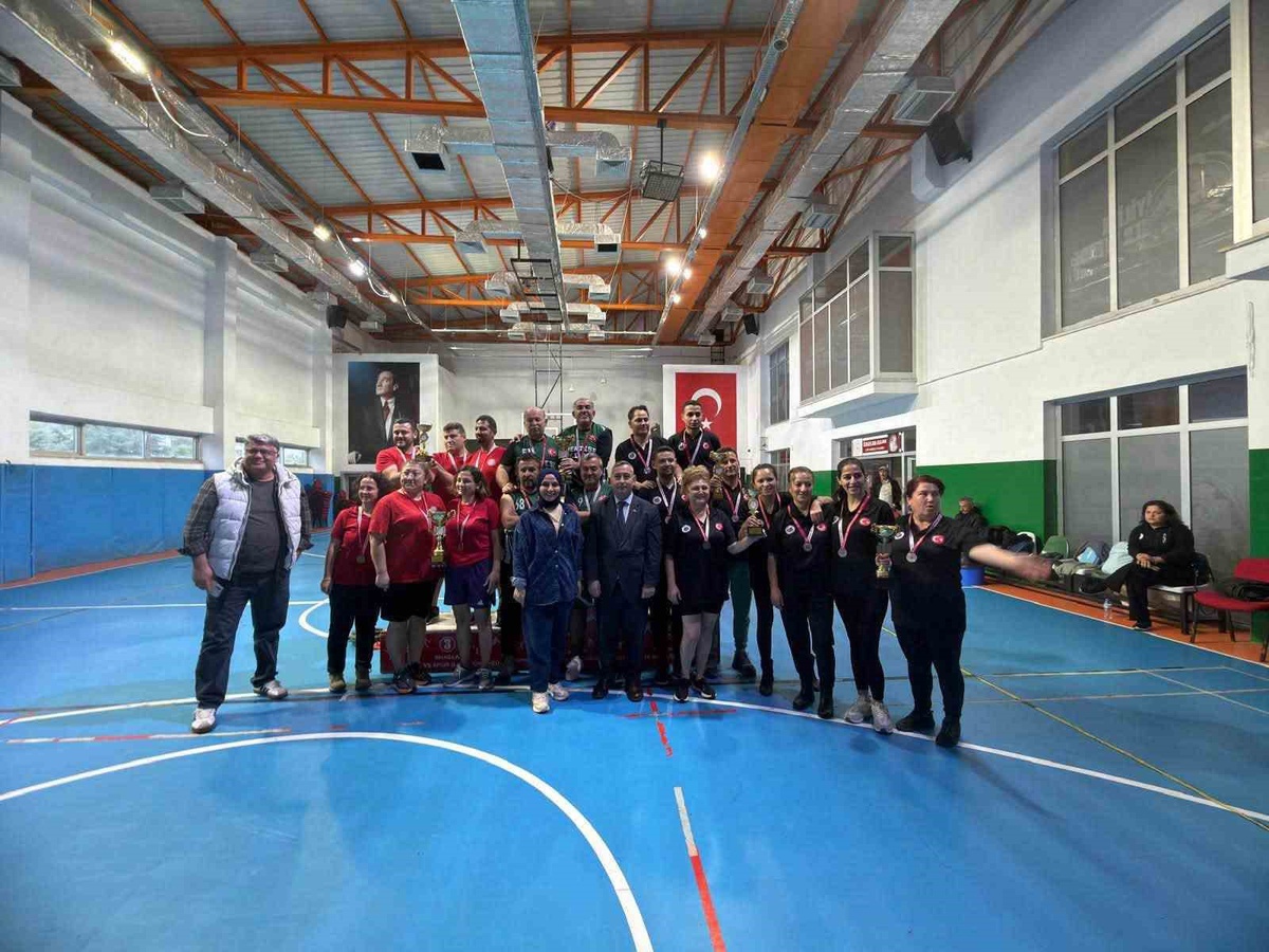Kamu Spor Oyunları'nda masa tenisi müsabakaları Muğla'da kamu personeliyle yapıldı