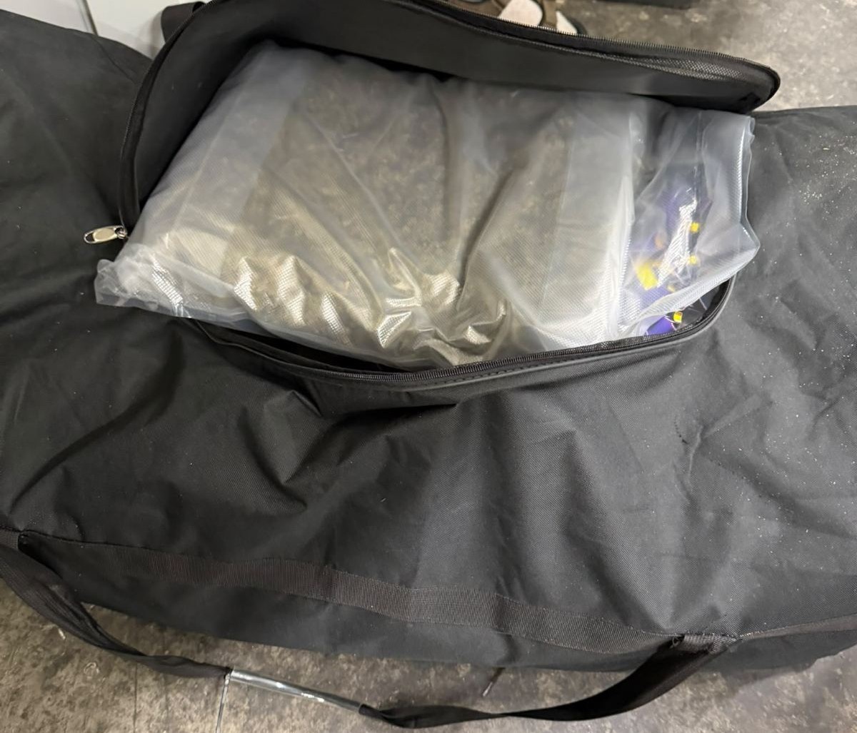 Kapitan Andreevo'da Türkiye'ye giden tırda 221 kilo 730 gram esrar ele geçirildi