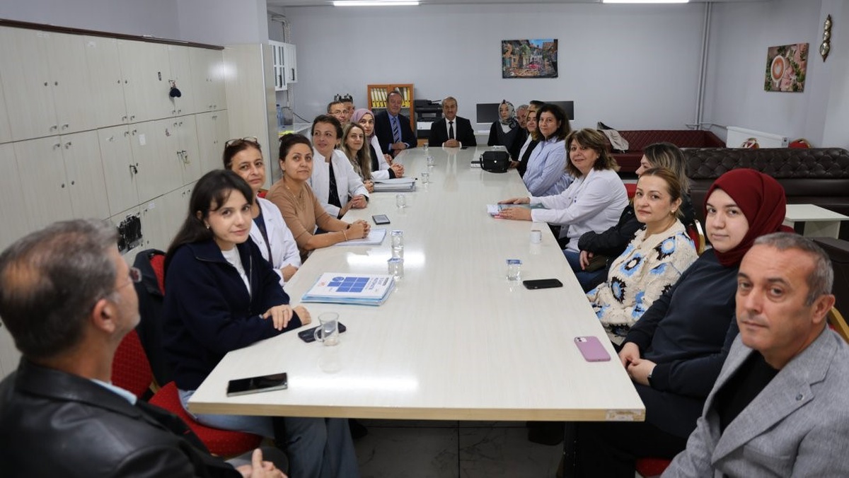 Karabük İl Milli Eğitim Müdürü Akbaş, öğretmenlerle istişarede bulundu