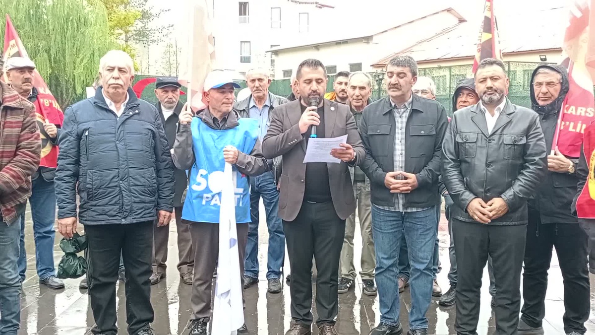 Kars'ta Halk TV'ye kayyum atanması YENİ Parti öncülüğünde protesto edildi