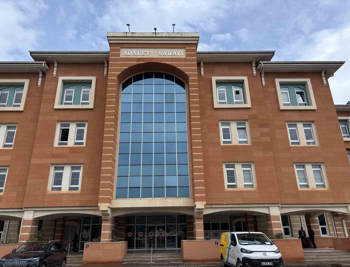 Kastamonu'da bıçaklı cinayet davasında sanığa 13 yıl 9 ay hapis cezası verildi