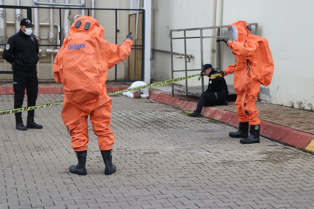 Kayseri'de KBRN tatbikatında 2'si polis 16 yaralının kurtarılması canlandırıldı