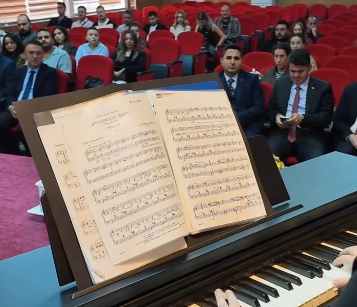 Kilis Valisi Kalaylı, müzik öğretmenleriyle sanat eğitimini değerlendirdi