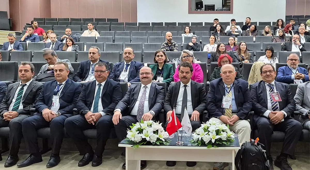 Konya'da 6. Aşı Bilimi Kongresi'nde yerli aşı üretimi ve pandemi deneyimi ele alındı