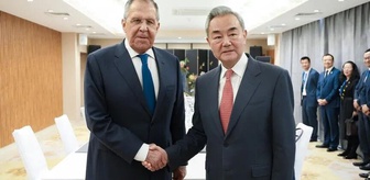 Lavrov ile Wang Yi Bakü’de görüştü: Ukrayna ve İran’daki savaşlar masada