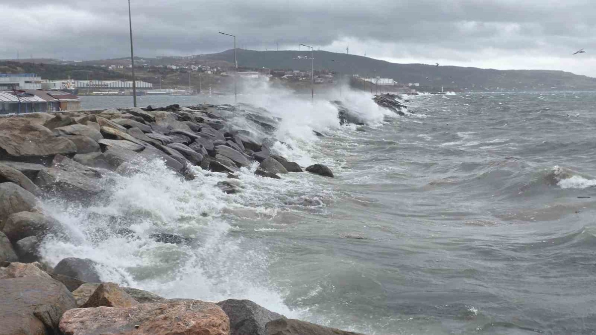 Meteoroloji verilerine göre Balıkesir Bandırma'da yağış 47,8 olarak ölçüldü