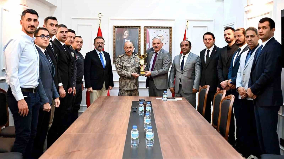 Muğla Emniyet erkek voleybol takımı, Kamu Spor Oyunları'nda il birincisi oldu