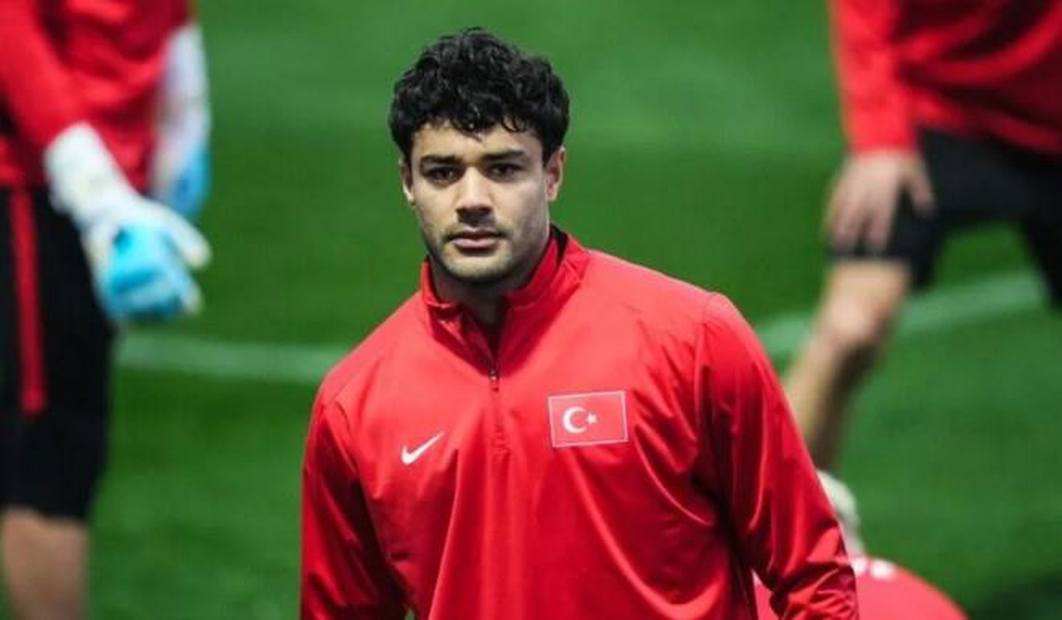 Ozan Kabak kimdir, mevkisi ne, Ozan Kabak hangi takımda oynuyor, Ozan Kabak Galatasaray'da oynadı mı, Liverpool’da oynadı mı?